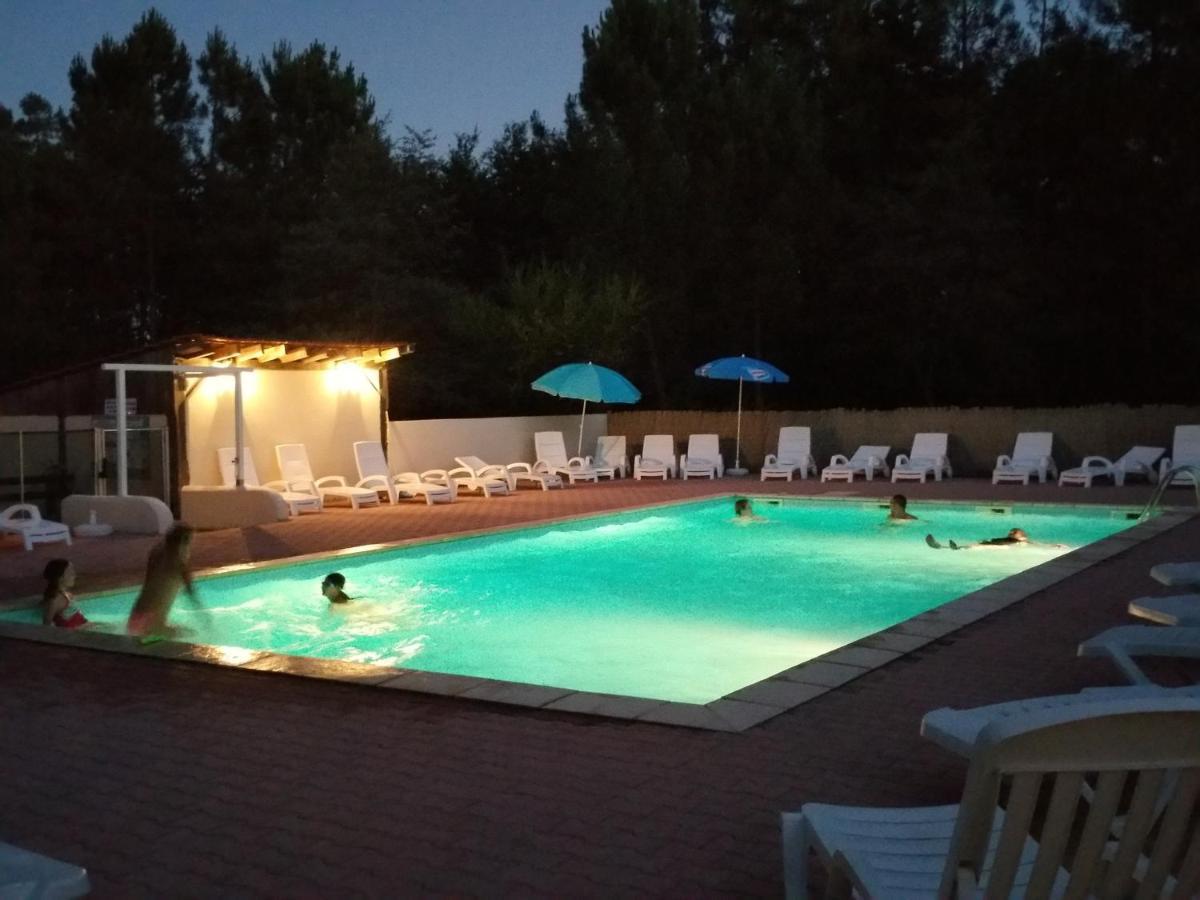 Les Palafitos Hotel Luglon Bagian luar foto