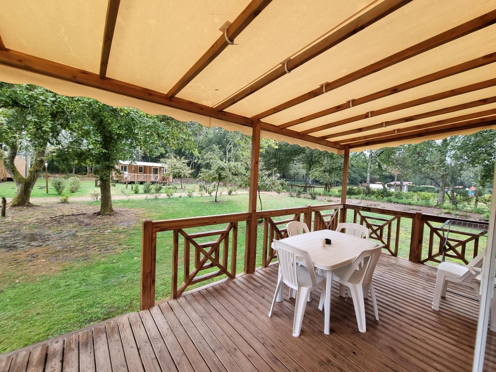 Les Palafitos Hotel Luglon Bagian luar foto